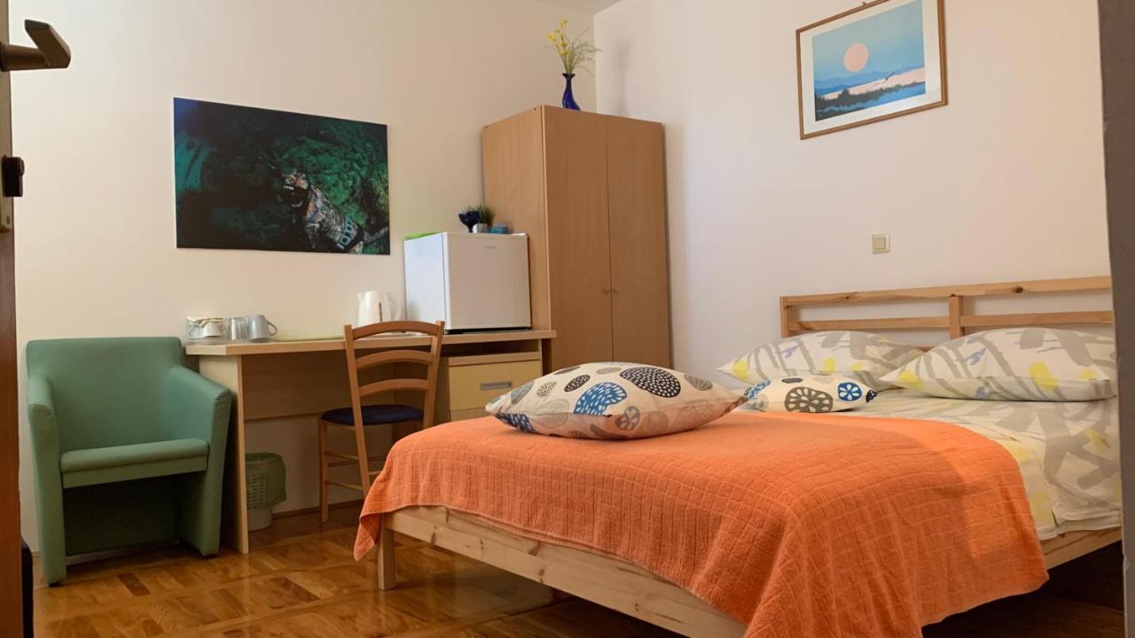 Studio Apartment And Rooms Adria Vodice Exterior photo