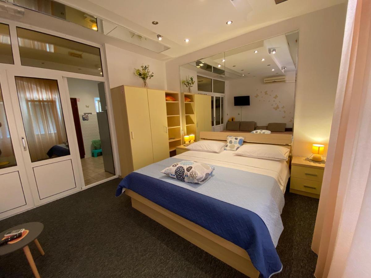 Studio Apartment And Rooms Adria Vodice Exterior photo