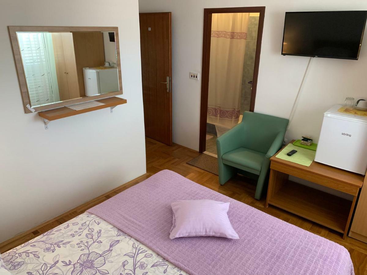 Studio Apartment And Rooms Adria Vodice Exterior photo